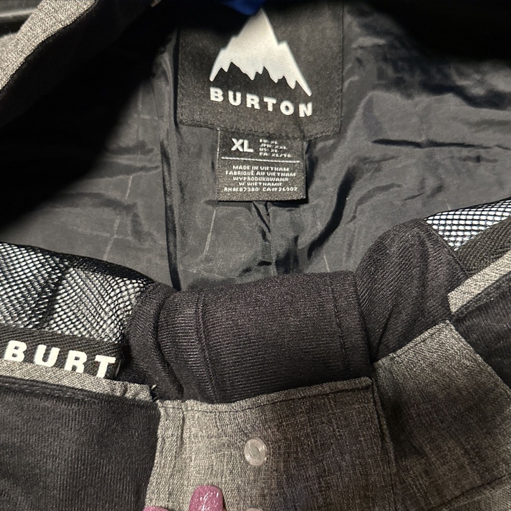 Burton Men’s Snowboard pants size XL